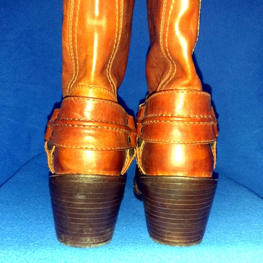 Frye Carmen Leather Harness Short Boots Whiskey 8.5 9 - Picture 6 of 12